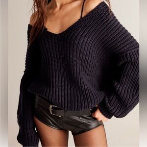 Free People We the Free Cuddle Up V Neck XS NWT